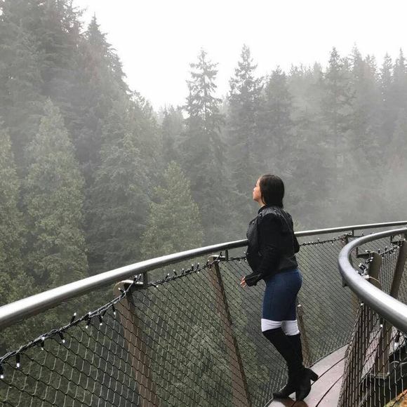 Meet your Posher, Samantha - Picture 1 of 1